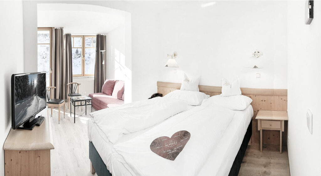 Großes Doppelzimmer mit Doppelbett oder Einzelbetten Typ3 Hotel Schütz in Obertauern